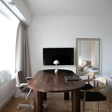 Appartamento Riverside Studio With Terrace And Free Parking *