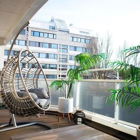 Appartamento Riverside Studio With Terrace And Free Parking Turku