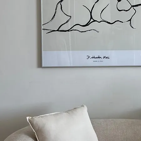 Riverside Studio With Terrace And Free Parking