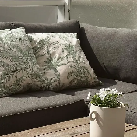 Appartamento Riverside Studio With Terrace And Free Parking *